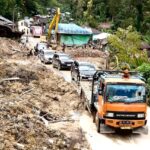 BNPB merilis pembaruan data bencana banjir dan longsor di Sumatera per 2 Desember 2025, mencatat 604 korban meninggal, 464 hilang, dan 2.600 luka-luka, dengan lebih dari 2,1 juta warga terdampak serta 589 ribu di antaranya mengungsi. Foto: Dok/BNPB