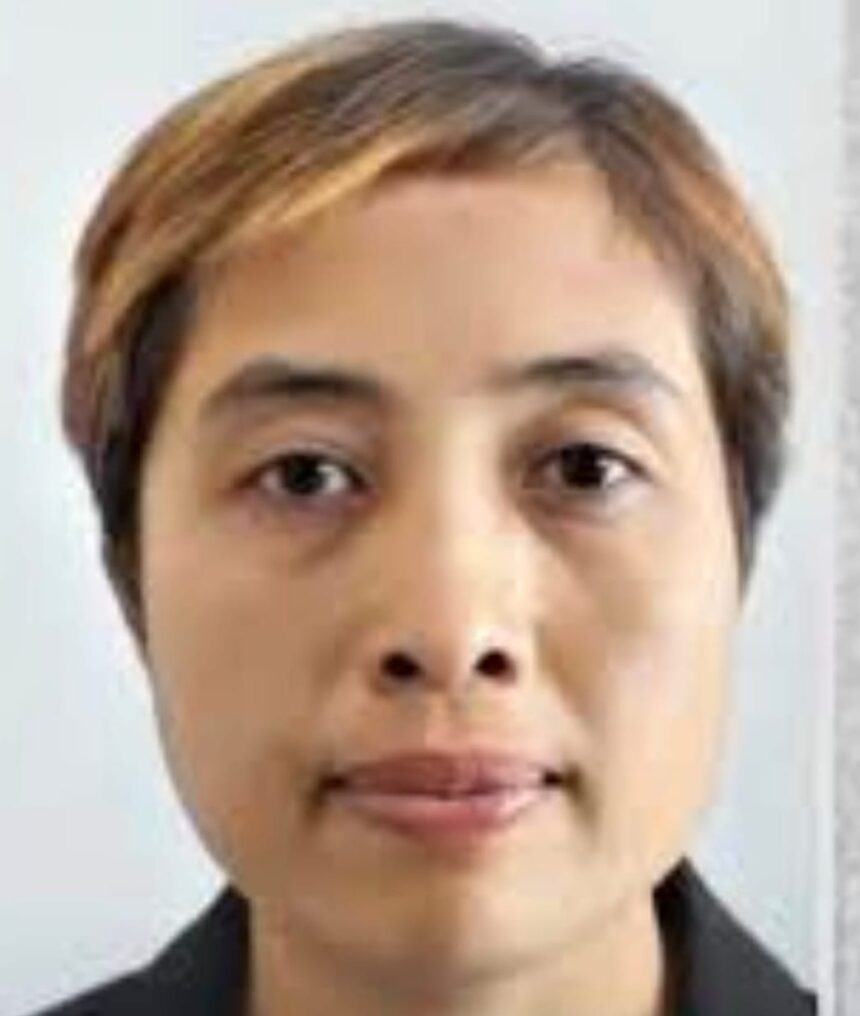 Buronan internasional, Dewi Astutik alias Mami, 42, berhasil ditangkap Badan Narkotika Nasional (BNN) bersama Kepolisian Kamboja, KBRI Phnom Penh, Atase Pertahanan RI di Kamboja, serta Badan Intelijen Strategis (BAIS) TNI, Selasa (2/12/2025). Foto: Ist