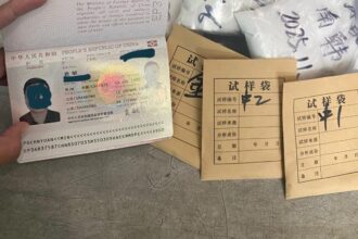 Paspor WNA China saat diamankan oleh Satgas Terpadu. Foto: Puspenkum Kejaksaan Agung
