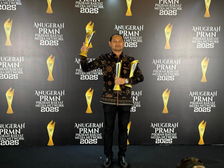 PT Pegadaian menorehkan prestasi gemilang di penghujung tahun dengan meraih tiga penghargaan sekaligus dalam ajang bergengsi Anugerah PR Media Network 2025. Penghargaan diterima langsung oleh Deputi Bisnis Area Bandung, Suhadi di malam penganugerahan yang diselenggarakan di Bandung, pada Jumat (05/12).
