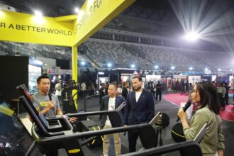 Jakarta: Talkshow Technogym yang dihadiri oleh pemain Tim Nasional Sepakbola Indonesia Marc Klok di Stand Technogym pada event Indonesia Sports Summit 2025. Minggu pagi (7/12).