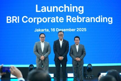 Launching Corporate Rebranding BRI yang dilakukan pada Selasa (16/12/2025), di Menara Brilian Jakarta. Hadir langsung dalam acara peluncuran tersebut Kepala Badan Pengaturan Badan Usaha Milik Negara (BP BUMN) sekaligus Chief Operating Officer (COO) Danantara Indonesia Dony Oskaria, Komisaris Utama BRI Kartika Wirjoatmodjo, Direktur Utama BRI Hery Gunardi serta jajaran Dewan Komisaris dan Direksi. Foto: Dok BRI