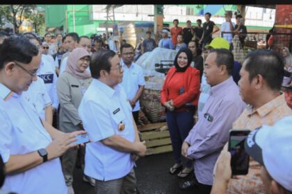 Gubernur DKI Jakarta, Pramono Anung saat mengunjungi pasar induk Keramat Jati.(Foto istimewa)