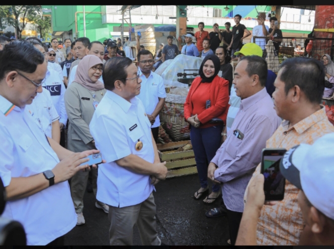 Gubernur DKI Jakarta, Pramono Anung saat mengunjungi pasar induk Keramat Jati.(Foto istimewa)