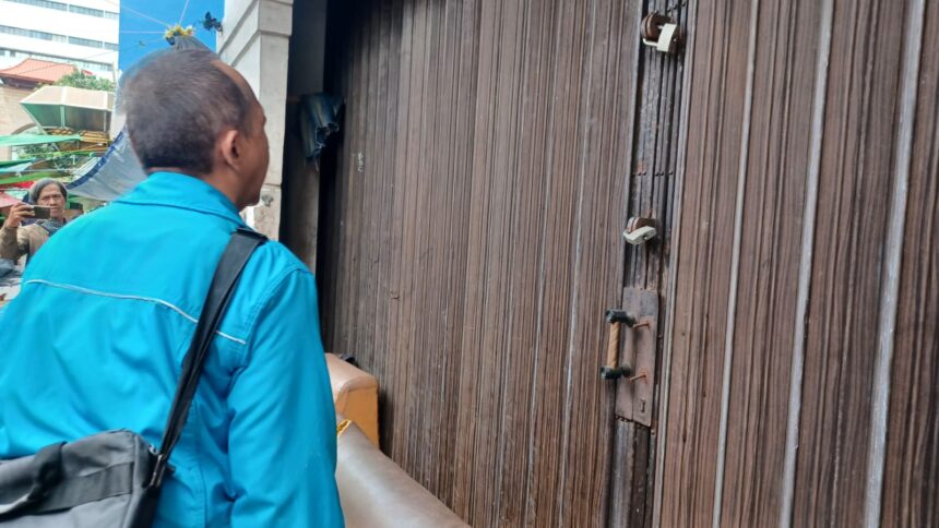 Suasana tempat kejadian perkara (TKP) kasus pencurian mulai marak di kawasan Pasar Baru, Sawah Besar, Jakarta Pusat, Selasa (16/12/2025). Foto: Joesvicar Iqbal/ipol.id