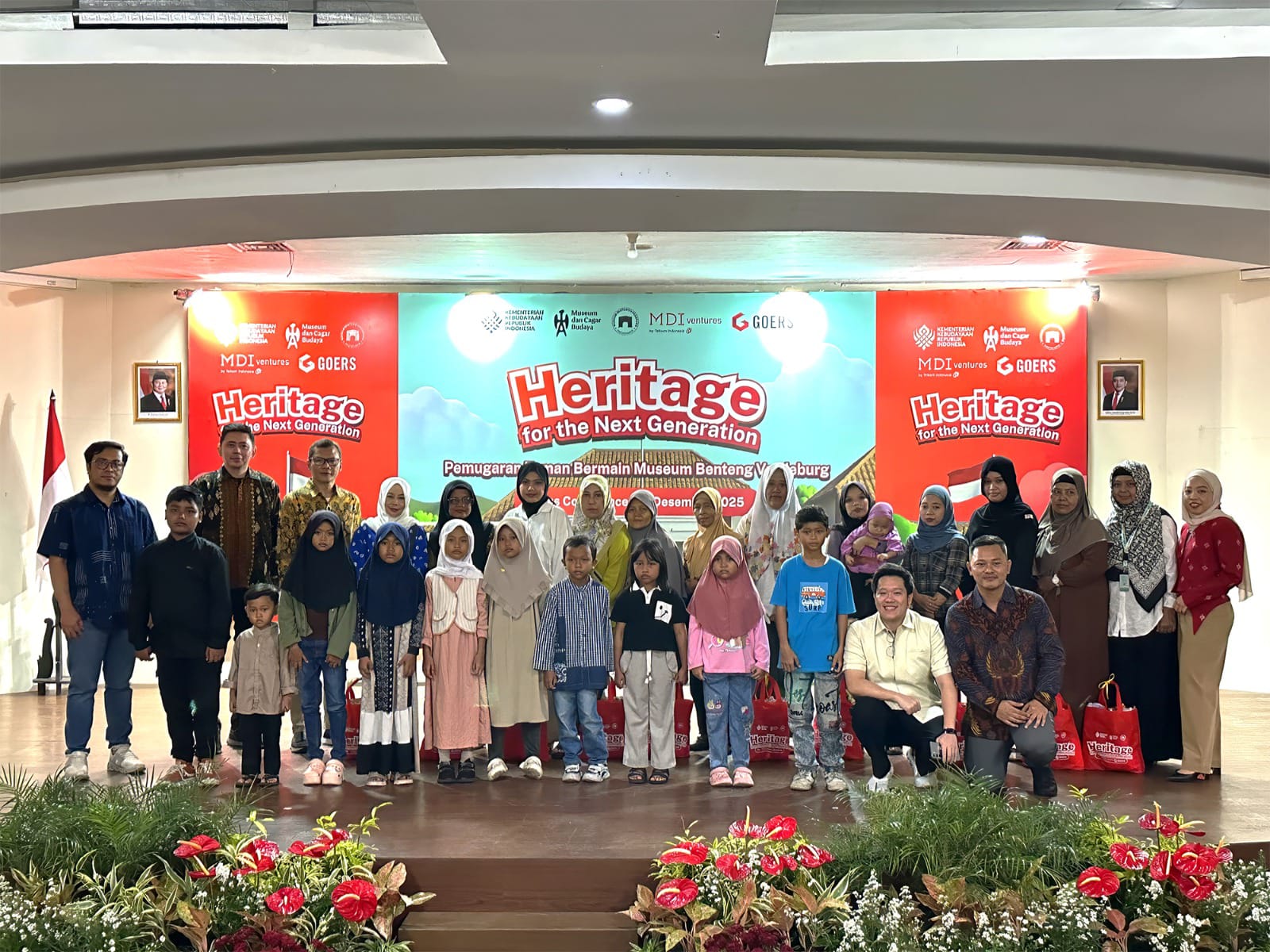 Penerima bantuan Corporate Social Responsibility (CSR) program “Heritage for the Next Generation”. Foto: Telkom Indonesia
