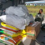 Distribusi logistik melalui udara membantu menjangkau wilayah akses terbatas di Tapanuli Tengah dan sekitarnya, mempercepat penyaluran bantuan kepada warga masyarakat terdampak banjir bandang dan tanah longsor, Selasa (16/12/2025). Foto: BNPB