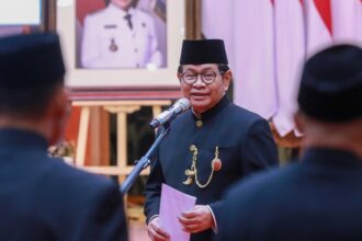 Gubernur DKI Jakarta, Pramono Anung saat melantik Walikota Jakarta Barat.(foto istimewa)