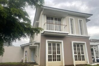Proses lelang salah satu aset berupa tanah dan bangunan terkait perkara Investasi bodong Evotrade. Foto: Puspenkum Kejaksaan Agung