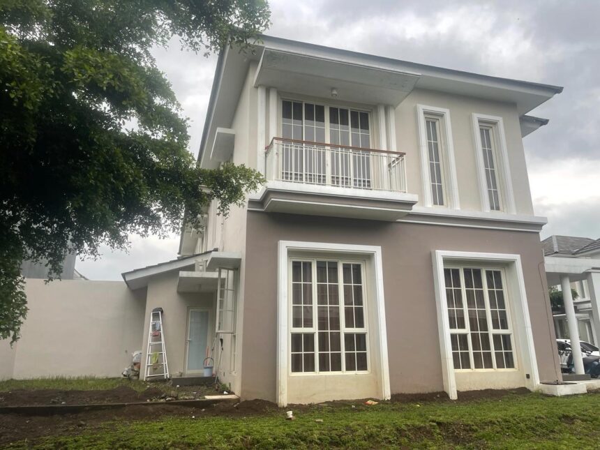 Proses lelang salah satu aset berupa tanah dan bangunan terkait perkara Investasi bodong Evotrade. Foto: Puspenkum Kejaksaan Agung