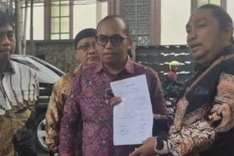 Tim kuasa hukum PT ABM, Ratho Priyasa, dari kantor hukum Teguh Satya Bhakti & Patners saat melaporkan PT BDW ke Satgas PKH, Rabu (17/12/2025). Foto: Ist/Ratho Priyasa