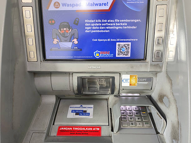 Ilustrasi, Mesin ATM Bank Banten dibobol pelaku di minimarket Kota Serang, Banten, dengan kerugian ditaksir mencapai Rp149 juta, Selasa (17/12/2025). Foto: Istock @Airless Photography