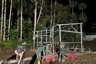 Pembangunan Hunian Sementara (Huntara) di wilayah Palembayan, Kabupaten Agam, bagi masyarakat terdampak bencana di wilayah Palembayan, Kabupaten Agam. Foto: Dispenad