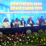 Kepala BNN RI, Komjen Pol Suyudi Ario Seto dan jajaran dalam konferensi pers Akhir Tahun 2025, di kantor BNN RI, Jakarta, Jumat (19/12/2025) siang. Foto: Joesvicar Iqbal/ipol.id