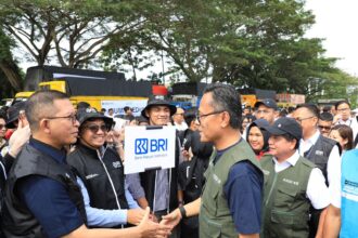 Danantara Indonesia bersama Badan Pengaturan Badan Usaha Milik Negara (BP BUMN) mengerahkan 1.066 relawan serta dukungan 109 armada truk pembawa bantuan kemanusiaan untuk mendukung penanganan tanggap darurat dan pemulihan bencana di sejumlah wilayah terdampak, dengan Aceh sebagai salah satu prioritas penyaluran awal. Foto: Dok BRI