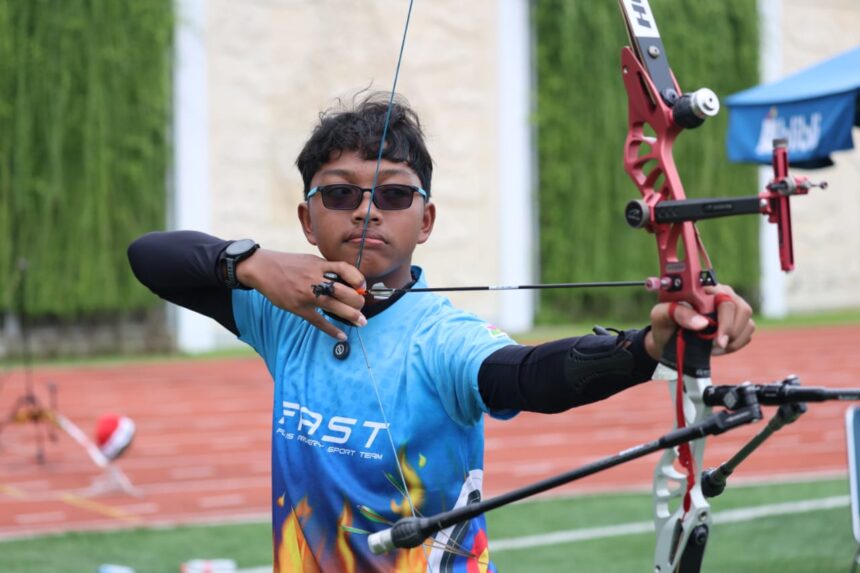 Galeno Rubyan Ashia sukses meraih gelar juara pada MilkLife Archery Challenge Kejurnas Panahan Antarklub 2025 yang berlangsung 9-19 Desember 2025 di Supersoccer Arena, Kudus, Jawa Tengah. Foto/Megapro