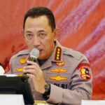 Kapolri Jenderal Pol Listyo Sigit Prabowo dalam konferensi pers update penanganan dan penanggulangan bencana banjir bandang di Aceh, Sumatra Utara, dan Sumatra Barat, Jumat (19/12/2025). Foto: Ist