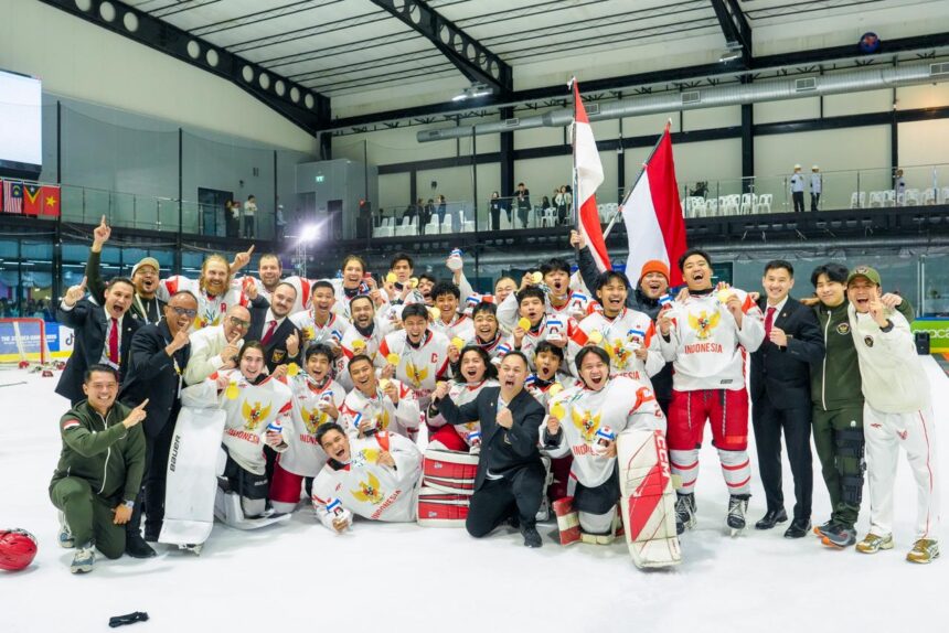Timnas Hoki Es Indonesia sukses mencetak sejarah dengan meraih medali    Emas di Sea Games 2025 usai mengamankan kemenangan penting  2-3 di babak final atas tuan rumah  Thailand.