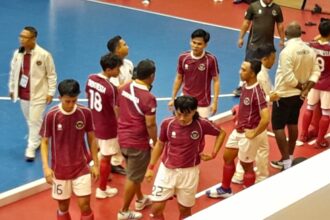 Timnas Hockey Indoor Putra Indonesia sukses merebut medali emas pada SEA Games ke-33 Thailand 2025. Pada pertandingan final yang cukup menegangkan di Thailand National Sports University, Nong Mai Daeng, Chonburi, Thailand, Sabtu (19/12/2025), Revo Priliandro dan kawan-kawan menang dengan skor 4-4 (2-1 PSO).