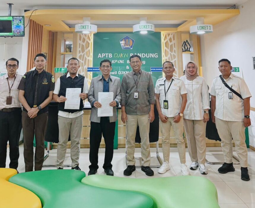 BPA Kejaksaan lelang barang rampasan milik terpidana Andi Winarto, terkait perkara tindak pidana korupsi dana pada PT Bank Jabar Banten Syariah. Foto: BPA Kejaksaan