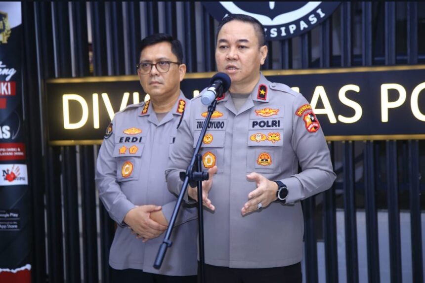 Karopenmas Divhumas Polri Brigjen Pol Trunoyudo Wisnu Andiko (kanan). Foto: Divisi Humas Polri