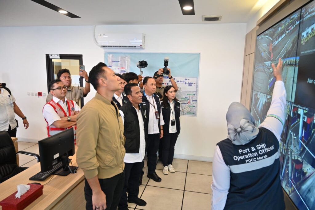 Menko AHY Tinjau Kesiapan Layanan ASDP di Pelabuhan Merak Jelang Nataru 2 Kunjungan Menko AHY ke Pelabuhan Merak, tinjau kesiapan PT ASDP Indonesia Ferry jelang Natal dan tahun baru. (ist./dok. ASDP).