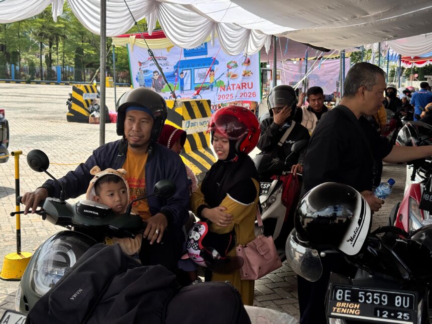Sejak H-10 hingga H-5, tercatat 183.581 orang penumpang dan 47.328 unit kendaraan telah meninggalkan Jawa menuju Sumatera. (Istimewa/dok. ASDP).