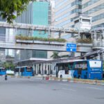 Ilustrasi, Bus Transjakarta Crossing Traffic in Sudirman, Jakarta, Indonesia. Foto: Istcok @Ojakkun