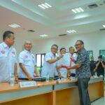 Profesor DR Hidayat Humaid alias HH resmi mendaftar sebagai calon ketua umum (ketum) KONI DKI Jakarta 2026-2030. Hidayat mendaftar didampingi ratusan pendukungnya dari cabang olahraga (cabor), KONI Kota dan Kabupaten hingga badan fungsional (Bafung).