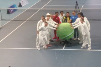 Ketua Umum Pengurus Pusat Persatuan Lawn Tennis Indonesia (PP PELTI), Nurdin Halid, secara resmi membuka kompetisi Pro Liga Indonesia Master 2025 di Lapangan Tenis Indoor PGN, Daan Mogot, Jakarta Barat, Senin (23/12/2025). foto/ipol