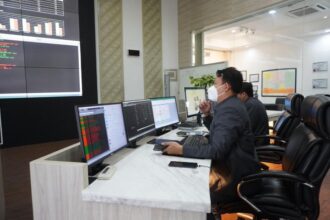 PLN Ingatkan Warga Ancaman Cuaca Ekstrem, Siagakan 69 Ribu Personel Sambut Nataru 2025/2026