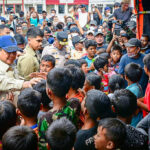 Presiden Prabowo Subianto mengunjungi Kabupaten Aceh Tamiang, Provinsi Aceh, meninjau posko kesehatan di wilayah terdampak bencana, Jumat (12/12/2025). Foto: BPMI Setpres