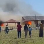 Markas Polsek Muara Batang Gadis Dibakar Massa