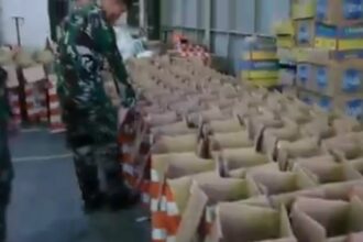 Logistik bantuan bencana dalam metode helibox. Foto: Ist