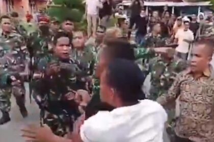 Pembubaran aksi di Aceh. Foto: Tangkapan video X