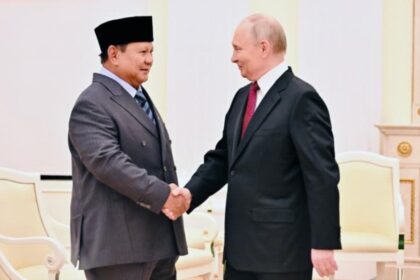 Presiden Prabowo Subianto bertemu dengan Presiden Vladimir Putin di Istana Kremlin, Moskow, Rusia pada Rabu (10/12/2025) Foto: BPMI Setpres