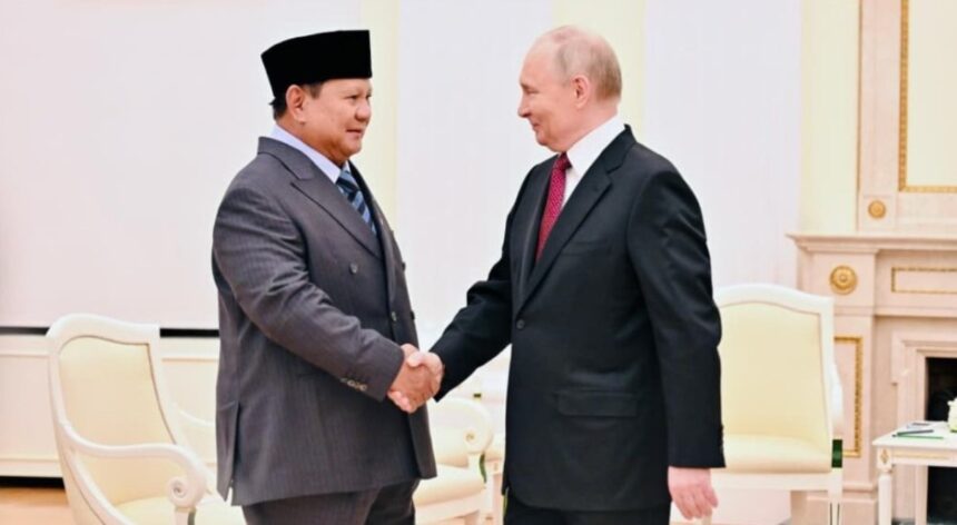 Presiden Prabowo Subianto bertemu dengan Presiden Vladimir Putin di Istana Kremlin, Moskow, Rusia pada Rabu (10/12/2025) Foto: BPMI Setpres