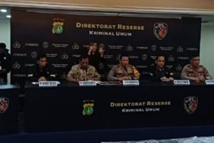 Polda Metro Jaya gelar konferensi pers terkait kasus penipuan WO Ayu Puspita Sejahtera. Foto: ipol.id