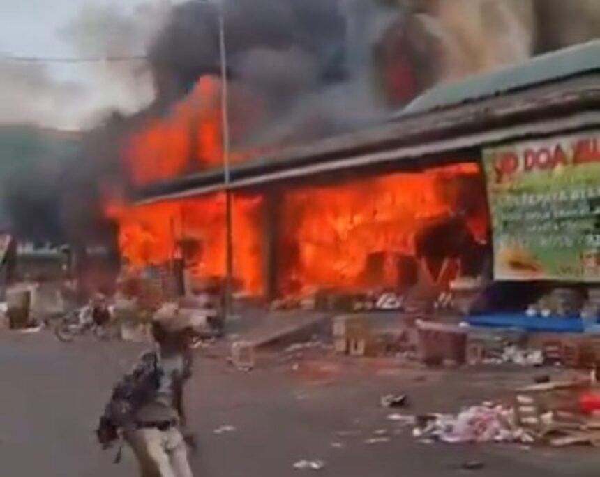 Kebakaran di Pasar Induk Kramat Jati. Foto: ipol.id