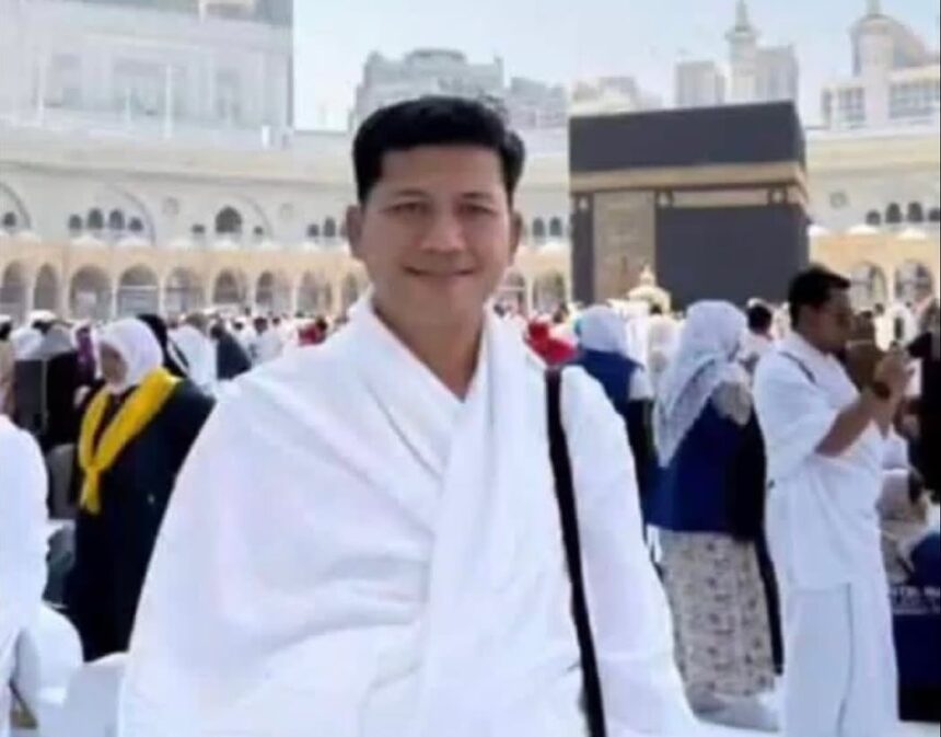 Bupati Aceh Selatan Mirwan MS umrah saat bencana. Foto: Ist
