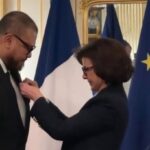 Joko Anwar menerima gelar Chevalier de l’ordre des Arts et des Lettres dari Pemerintah Prancis. Foto: Instagram Joko Anwar