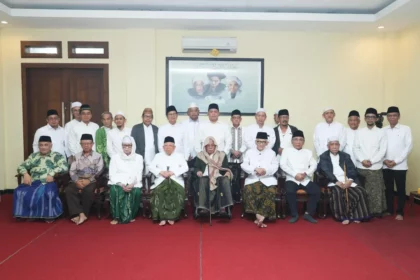 Pertemuan Mustasyar, Syuriyah, dan Tanfidziyah di Pesantren Lirboyo, Kamis (25/12/2025). Foto: nu online