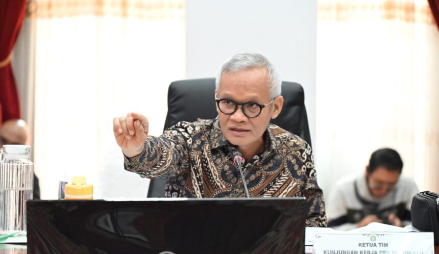 Wakil Ketua Komisi II DPR RI Aria Bima