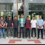 Aliansi Mahasiswa USK Aceh saat menyampaikan aspirasinya di Banda Aceh Selasa (30/12/2025). Foto: Dok USK