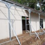 Proses pembangunan Huntara di SDN 05 Kayu Pasak, Jorong Kayu Pasak, Nagari Salareh Aia, Kecamatan Palembayan, Kabupaten Agam, Sumatra Barat, Senin (29/12/2025). Foto: Ist