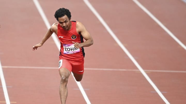 Sprinter kebanggaan Indonesia, Lalu Muhammad Zohri, kembali menunjukkan kelasnya di pentas Asia Tenggara dengan meraih medali perak pada nomor lari 100 meter putra SEA Games Thailand 2025