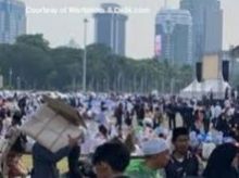 Reuni 212, Massa Gelar Sholat Gaib untuk Korban Banjir Aceh, Sumatra Utara dan Sumatra Barat.