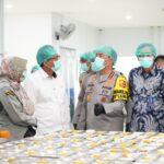 Wakapolri Komjen Pol Dedi Prasetyo, Bhayangkari dan jajaran dalam acara groundbreaking SPPG di SPPG Polda Metro Jaya, Jakarta Barat, Senin (29/12/2025). Foto: Ist