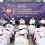 Kepala Seksi Pelayanan Tahanan, Rizal Surya Syaputra, mewakili Kepala Rutan Kelas I Cipinang, I Gusti Lanang, didampingi Kepala Kesatuan Pengamanan Rutan, Purwo Aji Prasetyo, serta Kepala Subseksi Bimbingan Hukum dan Penyuluhan Tahanan (BHPT), Boyke Heru Franscoissa dalam kegiatan Doa Lintas Agama digelar serentak di tiga rumah ibadah, yakni Masjid Nurul Iman, Gereja Galilea, dan Vihara Dhamma Bodhi, Selasa (30/12/2025). Foto: Ist