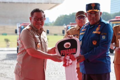 Prosesi penyerahan hibah kendaraan operasional Damkar pada 14 wilayah di Indonesia.(Foto istimewa)